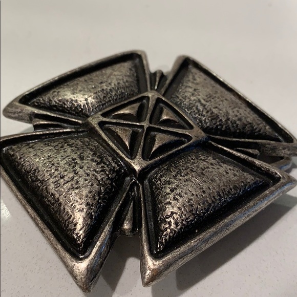 Buckle - Picture 4 of 5